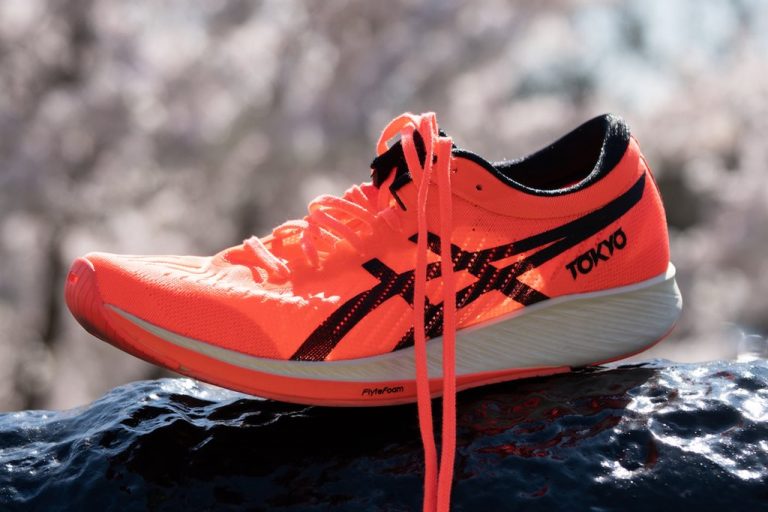 обзор кроссовок asics metaracer