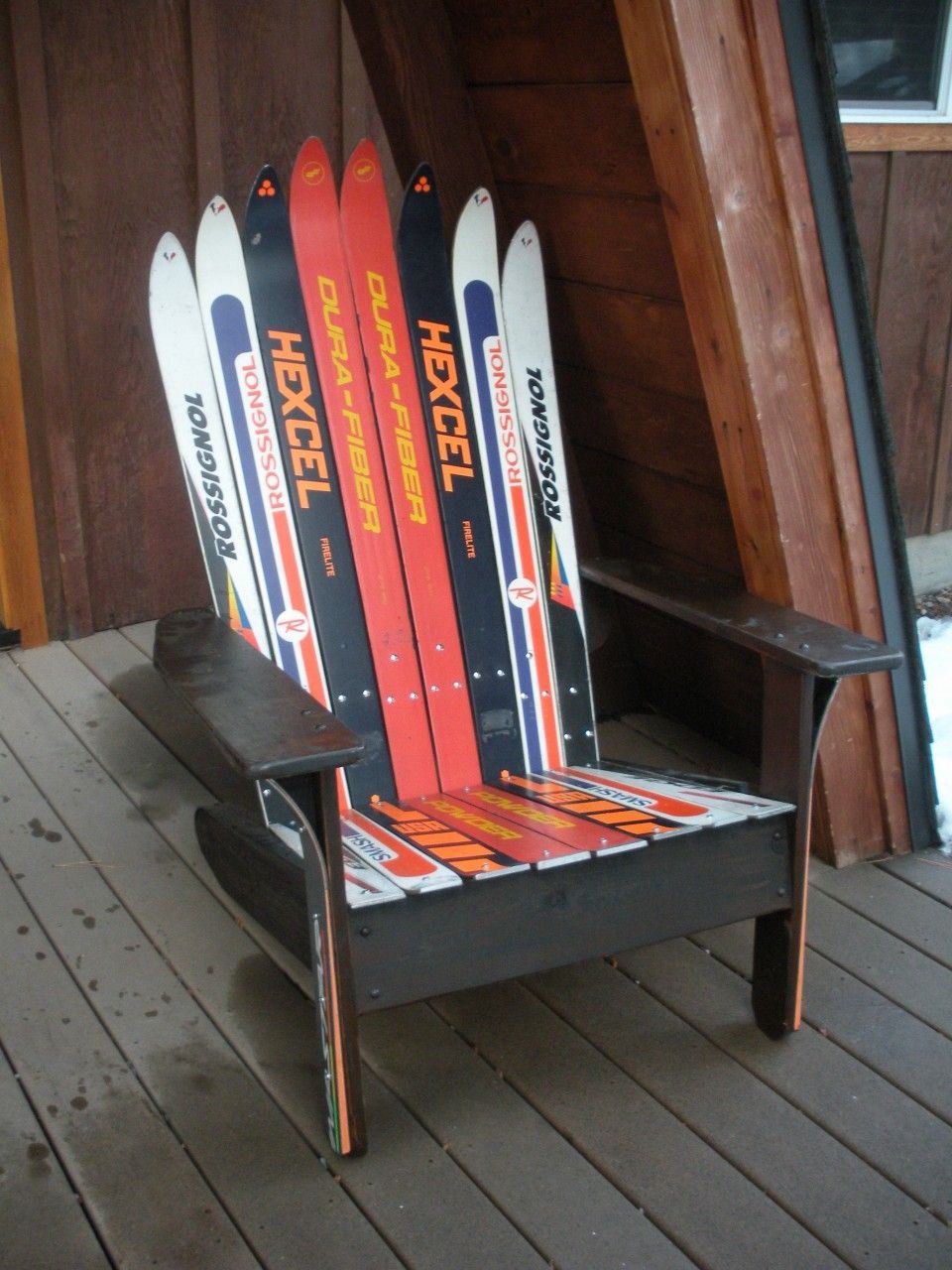 стул из старых лыж