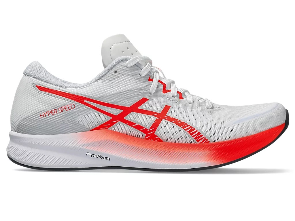 Беговые кроссовки Asics для шоссе: обзор коллекции 2022